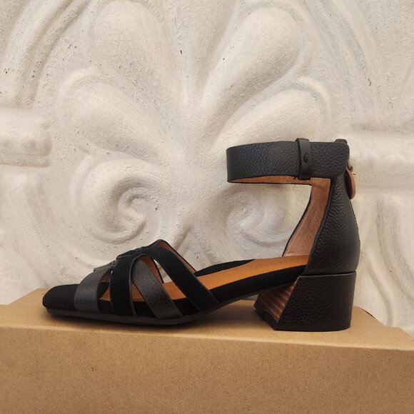 Gentle Souls Black Leather "Break My Park" Sandals. NIB. Size 5.5 - Picture 2 of 10